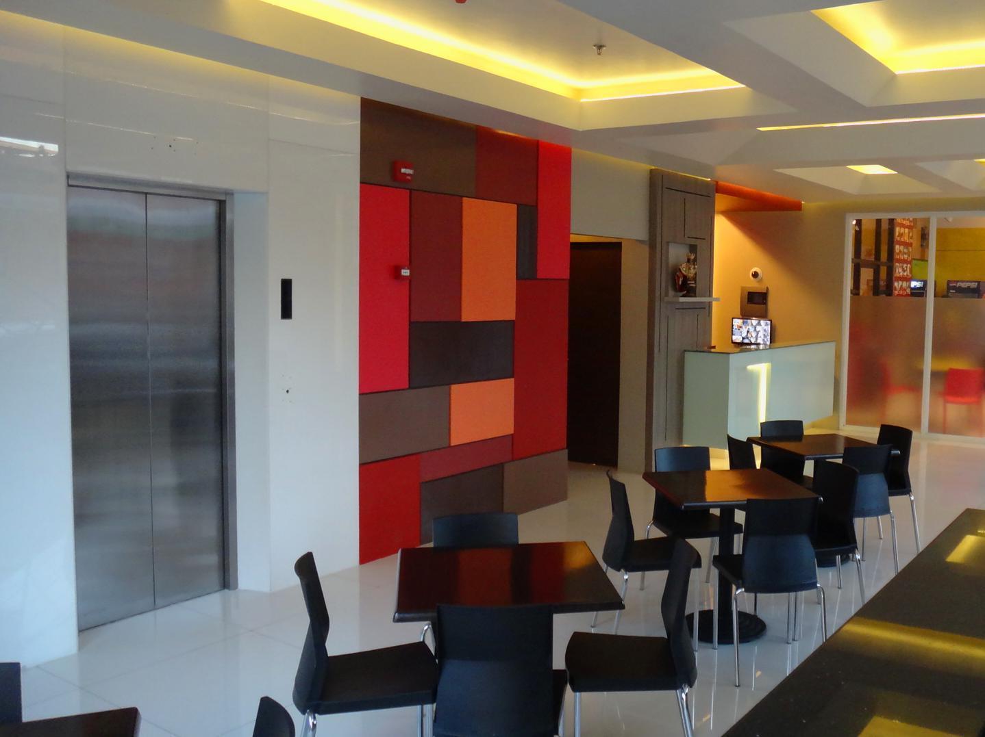 Adelfa Hotel Cebu Extérieur photo